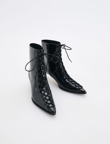 
						Botine Reserved, negru