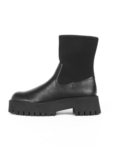 
						Ghete Stradivarius, negru