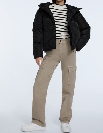 
						Geaca Stradivarius, negru