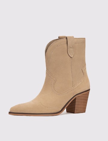 
						Ciocate Stradivarius, crem