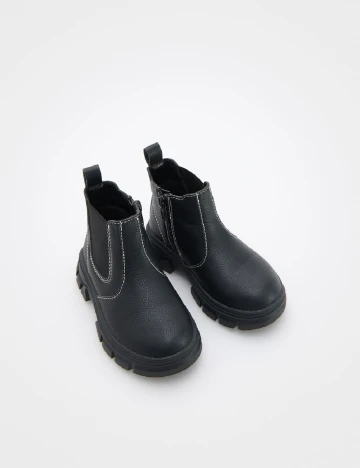 Ghete Reserved, negru Negru
