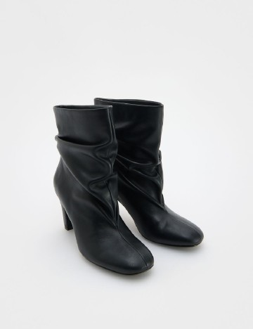 
						Botine Reserved, negru