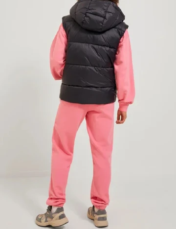 Vesta Jacqueline de Yong, negru Negru