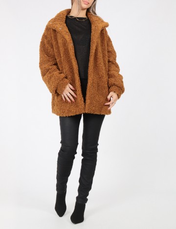 
						Jacheta Vero Moda, maro