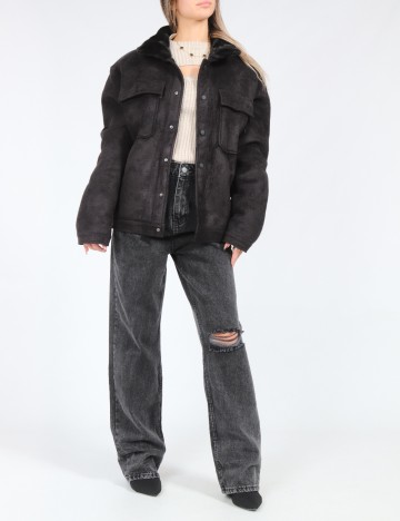 
						Jacheta Zara, negru
