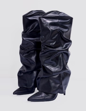 
						Cizme PrettyLittleThing, negru