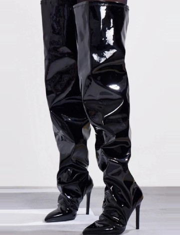 
						Cizme PrettyLittleThing, negru