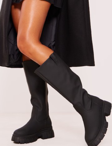 
						Cizme PrettyLittleThing, negru