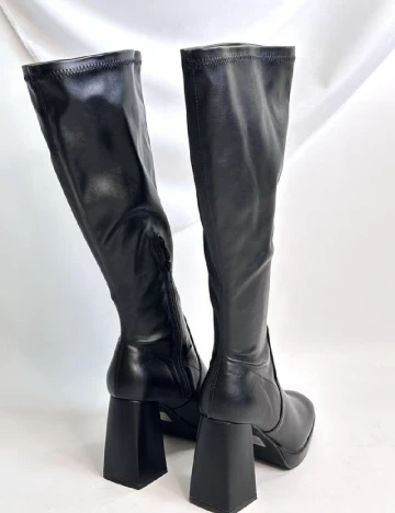 Cizme PrettyLittleThing, negru Negru