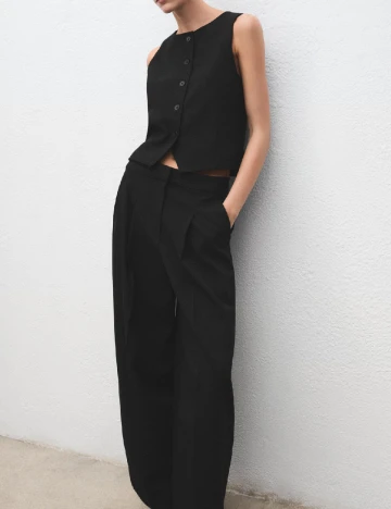 Vesta Mango, negru