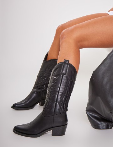 
						Cizme PrettyLittleThing, negru