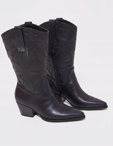 
						Cizme PrettyLittleThing, negru