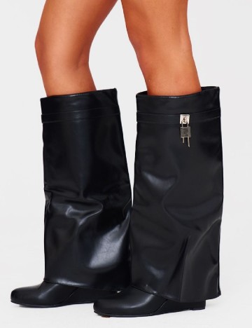 
						Cizme PrettyLittleThing, negru