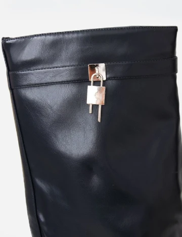 Cizme PrettyLittleThing, negru Negru