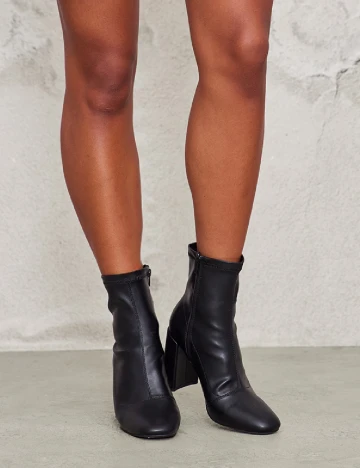 Botine PrettyLittleThing, negru Negru