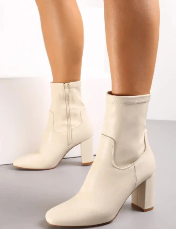Botine PrettyLittleThing, crem Crem