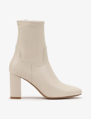 Botine PrettyLittleThing, crem Crem