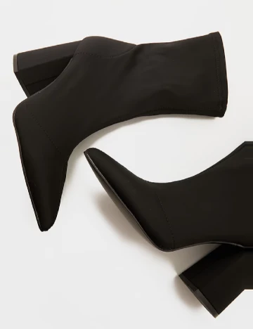 Botine PrettyLittleThing, negru Negru