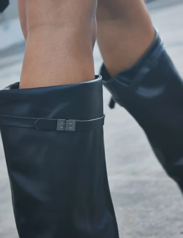 Cizme PrettyLittleThing, negru Negru