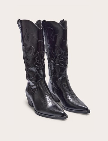 
						Cizme PrettyLittleThing, negru