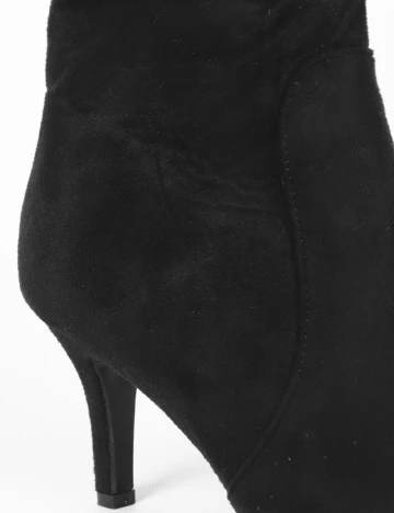 Cizme PrettyLittleThing, negru Negru