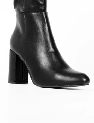 Cizme PrettyLittleThing, negru Negru