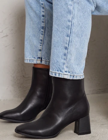 Botine PrettyLittleThing, negru Negru