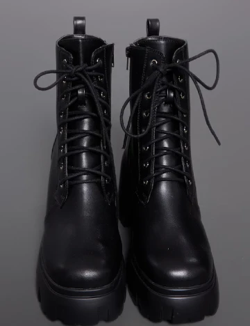 Botine PrettyLittleThing, negru Negru