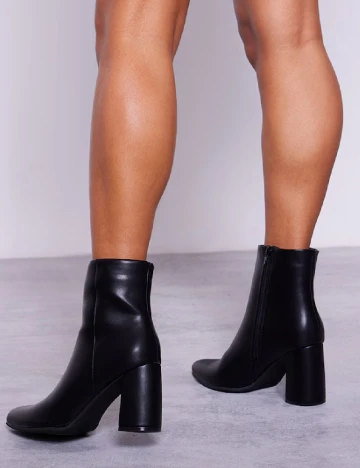 Botine PrettyLittleThing, negru Negru