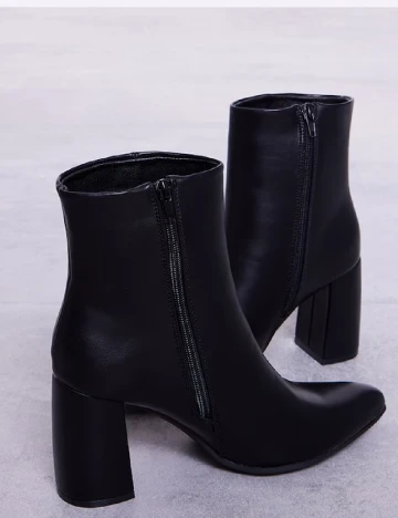 Botine PrettyLittleThing, negru Negru