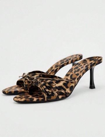 
						Saboti SHEIN, animal print