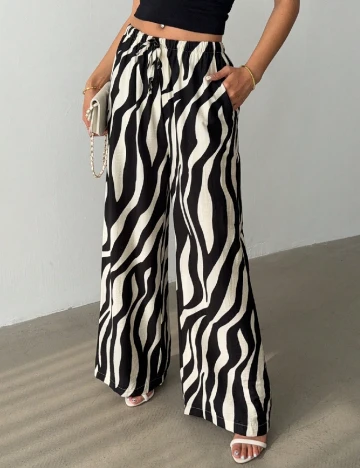 Pantaloni SHEIN, negru/alb Negru
