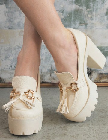 
						Pantofi SHEIN, crem