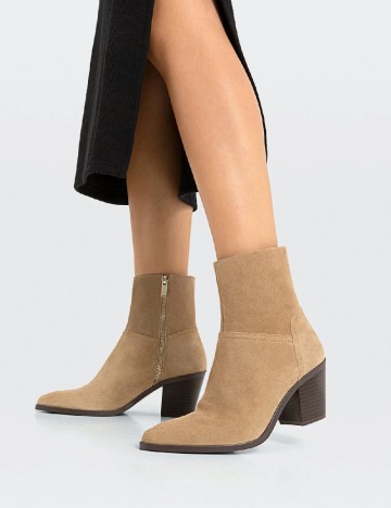 
						Botine Stradivarius, maro