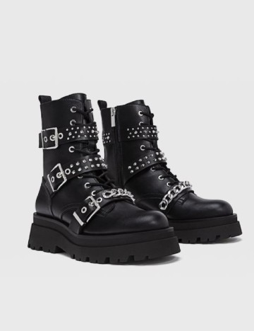 
						Ghete Stradivarius, negru