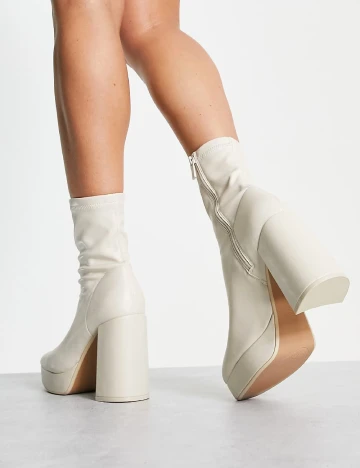 Botine Stradivarius, crem