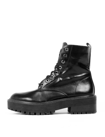 
						Ghete Stradivarius, negru