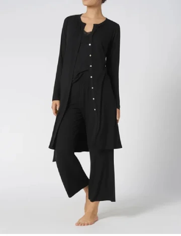 Maiou Triumph, negru