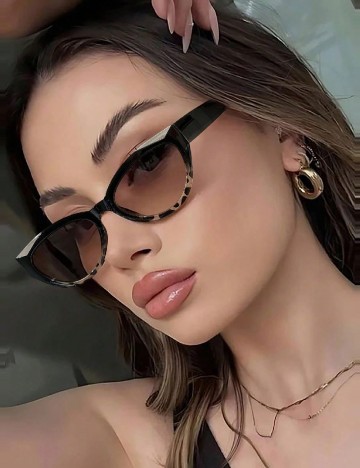 
						Ochelari de soare SHEIN, negru