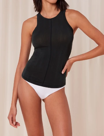 Maiou Triumph, negru