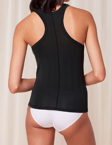 Maiou Triumph, negru