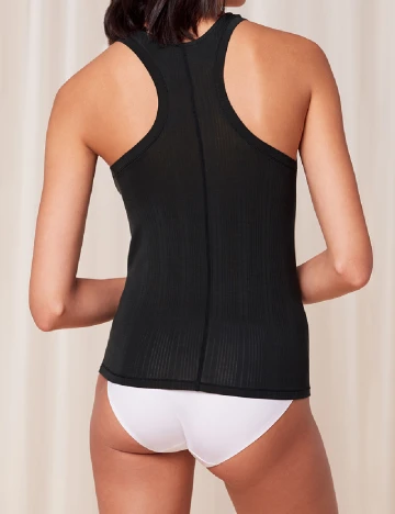 Maiou Triumph, negru