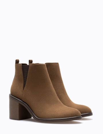 
						Botine Stradivarius, maro