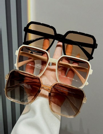 
						Set ochelari de soare 3 bucati SHEIN, mix culori