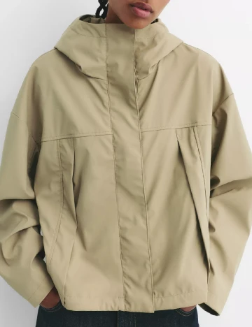 Jacheta de ploaie Pull&Bear, bej