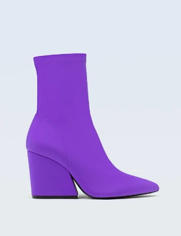 Botine Stradivarius, mov