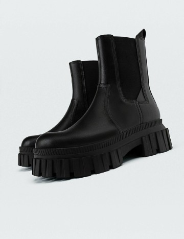 
						Ghete Stradivarius, negru