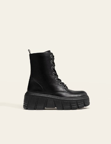 
						Ghete Stradivarius, negru