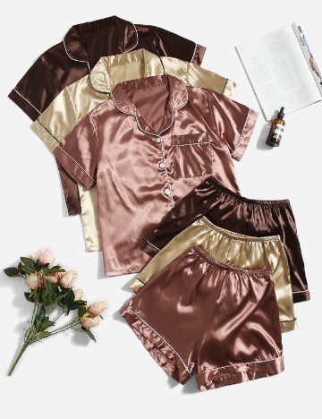 
						Set pijamale SHEIN, mix culori