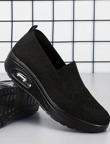 
						Adidasi SHEIN, negru